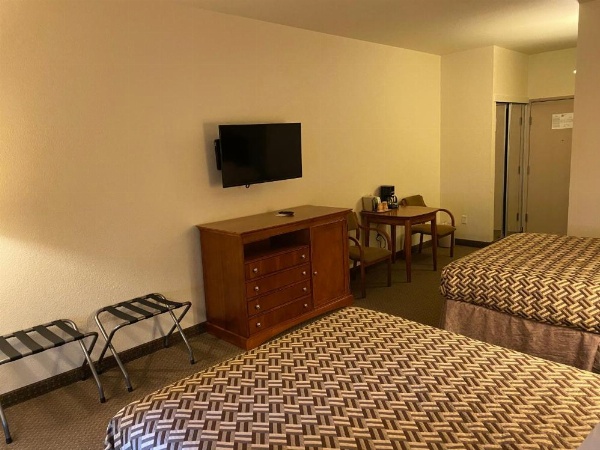 A Riverside Inn Travelodge by Wyndham image 21